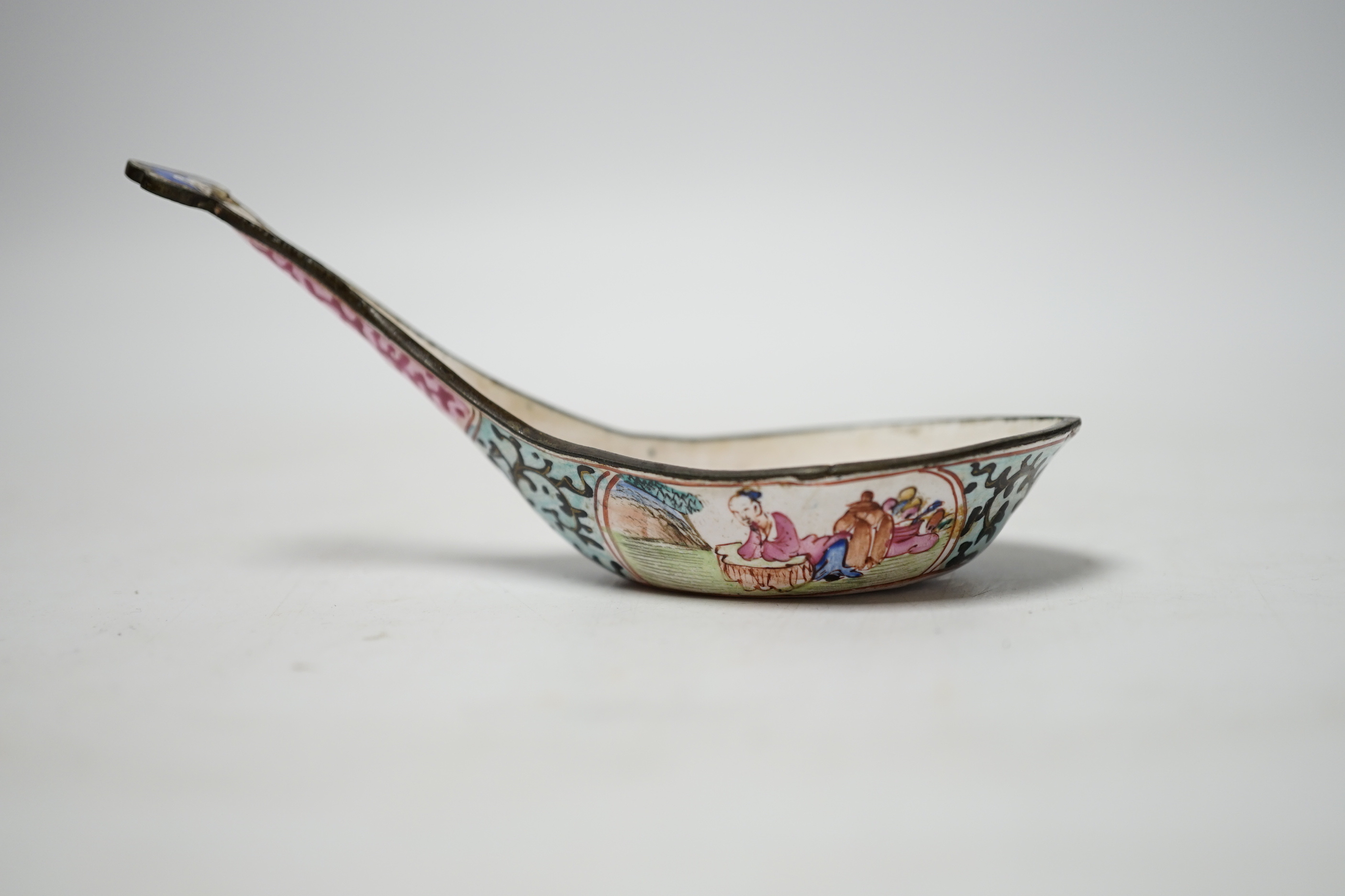 An 18th century Chinese Canton enamel spoon, 11.5cm